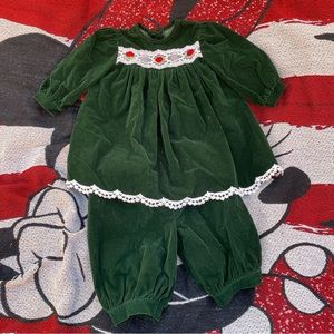 VTG JOLENE GREEN VELVET LACE TWO PIECE OUTFIT TOP AND PANTS SIZE 3T